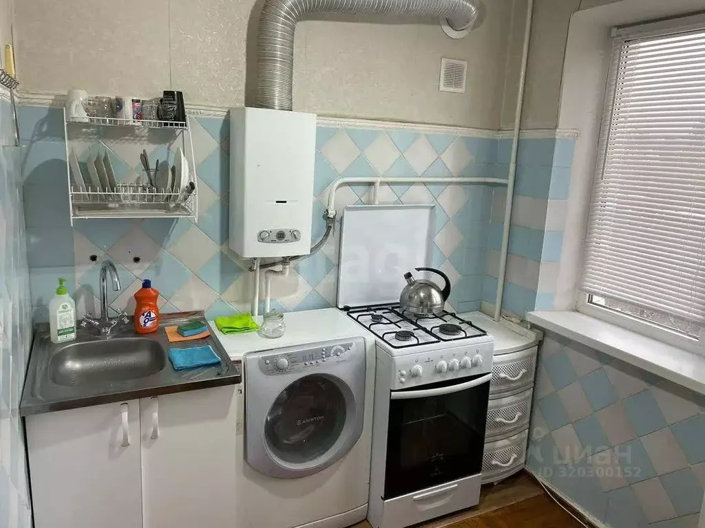 2-к кв. Адыгея, Майкоп ул. Димитрова, 11/4 (47.3 м) - Фото 0