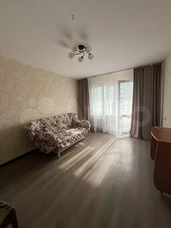 1-к. квартира, 40 м, 4/9 эт. - Фото 1