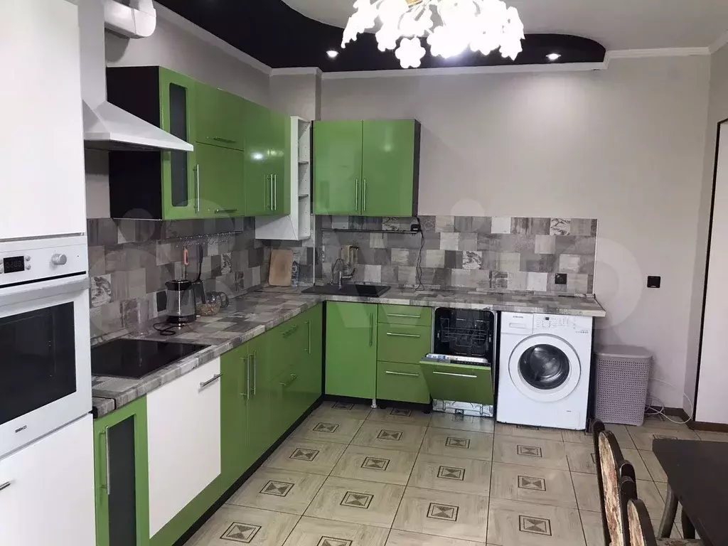 3-к. квартира, 112 м, 3/9 эт. - Фото 0
