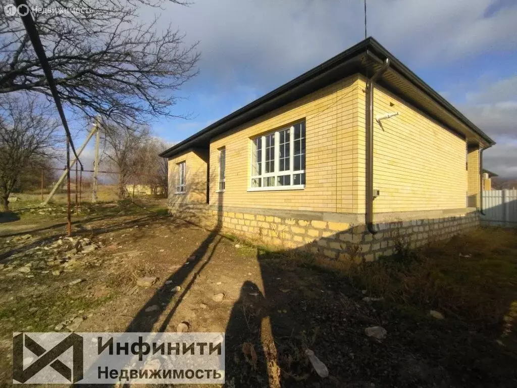 Дом в село Надежда, Трудовая улица, 24 (139 м) - Фото 1