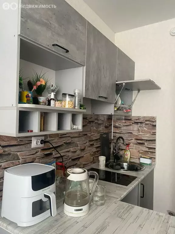 1-комнатная квартира: Набережные Челны, проспект Раиса Беляева, 42В ... - Фото 0