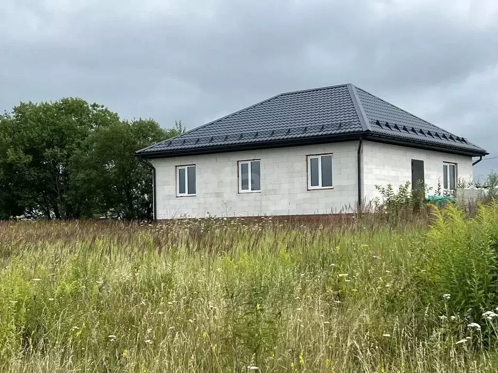 Дом в Курская область, Фатеж ул. Мира, 25 (100 м) - Фото 1