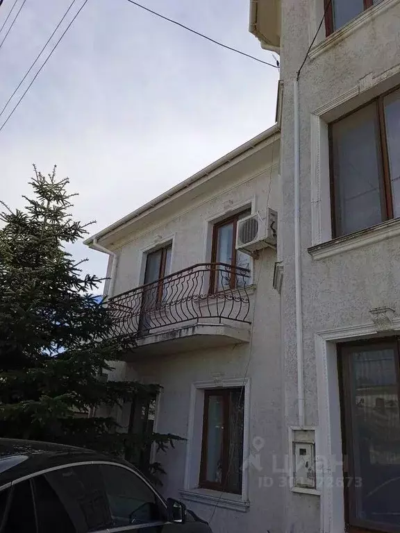 Дом в Севастополь ул. Ленинградская (245 м) - Фото 0