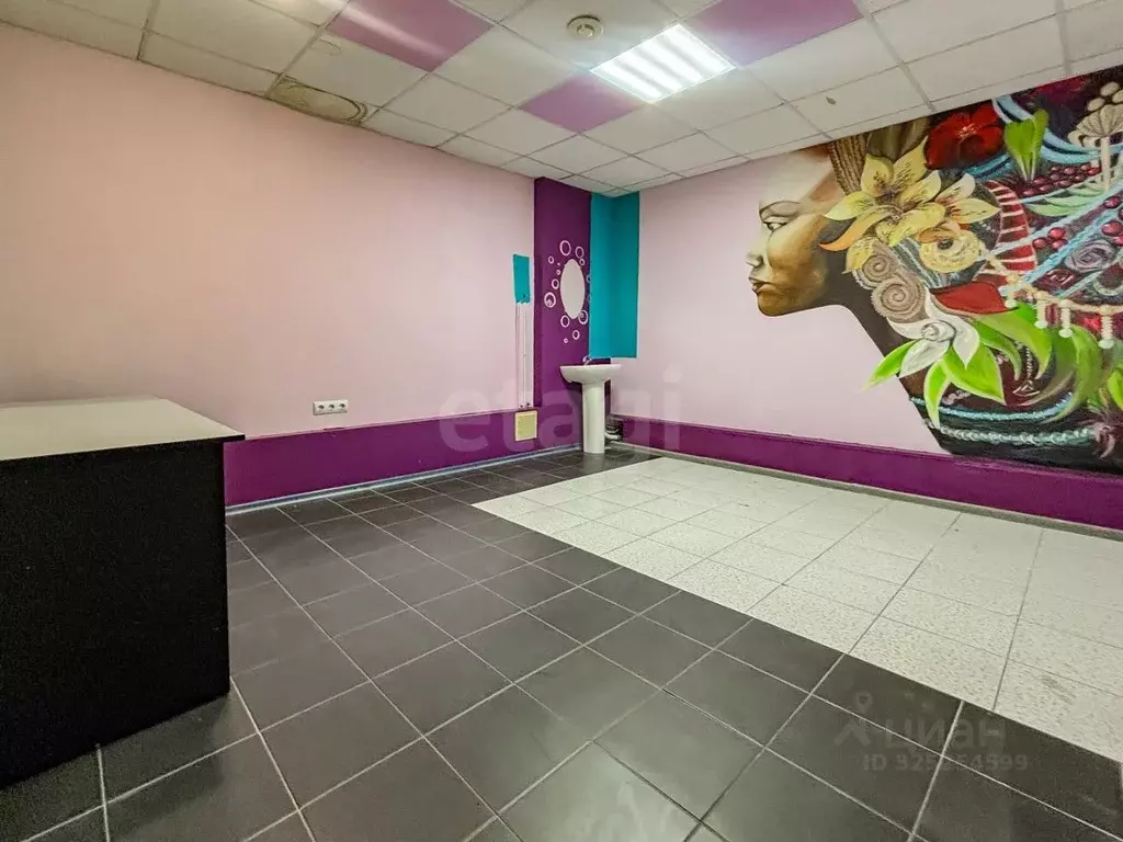 Помещение свободного назначения в Псковская область, Псков Октябрьский ... - Фото 1