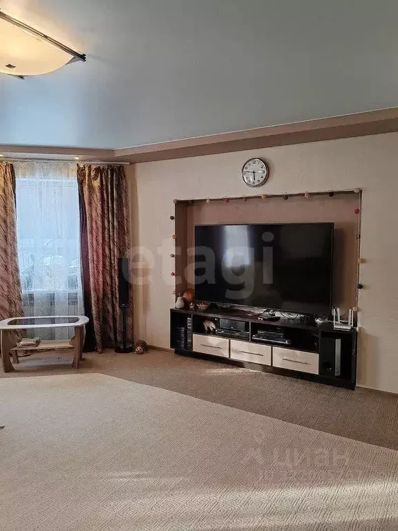 Дом в Амурская область, Тында ул. Сергея Лазо, 2А (320 м) - Фото 1