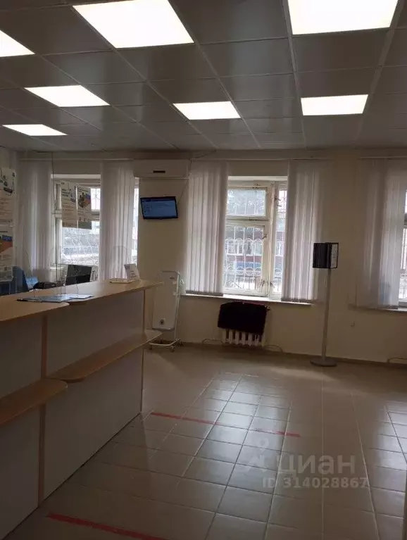 Помещение свободного назначения в Тюменская область, с. Упорово ул. ... - Фото 1