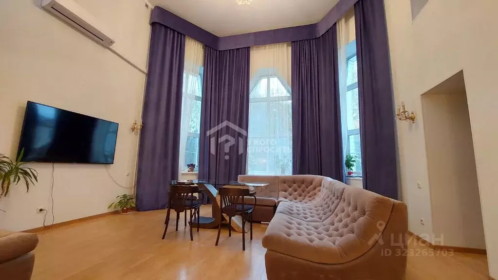 Дом в Санкт-Петербург, Санкт-Петербург, Петергоф ул. Средняя, 24 (216 ... - Фото 1