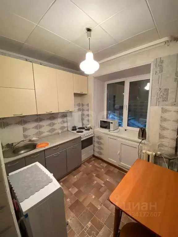2-к кв. Тюменская область, Тюмень Харьковская ул., 71А (41.8 м) - Фото 1