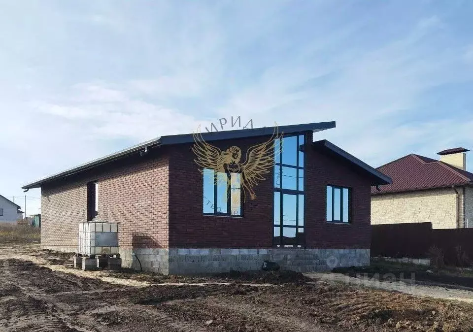 Дом в Белгородская область, Старооскольский городской округ, с. ... - Фото 1