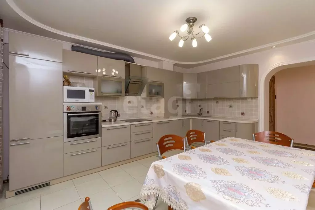 2-к кв. Тюменская область, Тюмень Уральская ул., 53к6 (83.0 м) - Фото 1