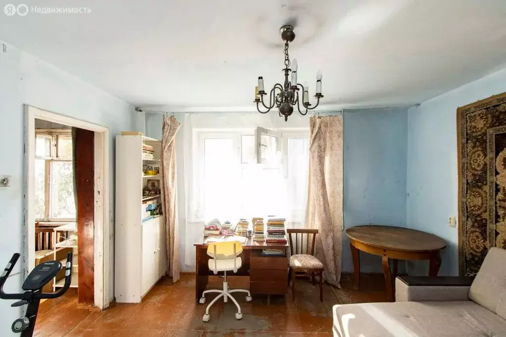 4-комнатная квартира: Тюмень, улица 50 лет Октября, 68 (64.3 м) - Фото 1