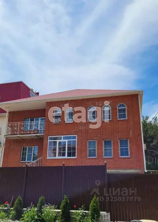 Дом в Краснодарский край, Геленджик  (351 м) - Фото 1