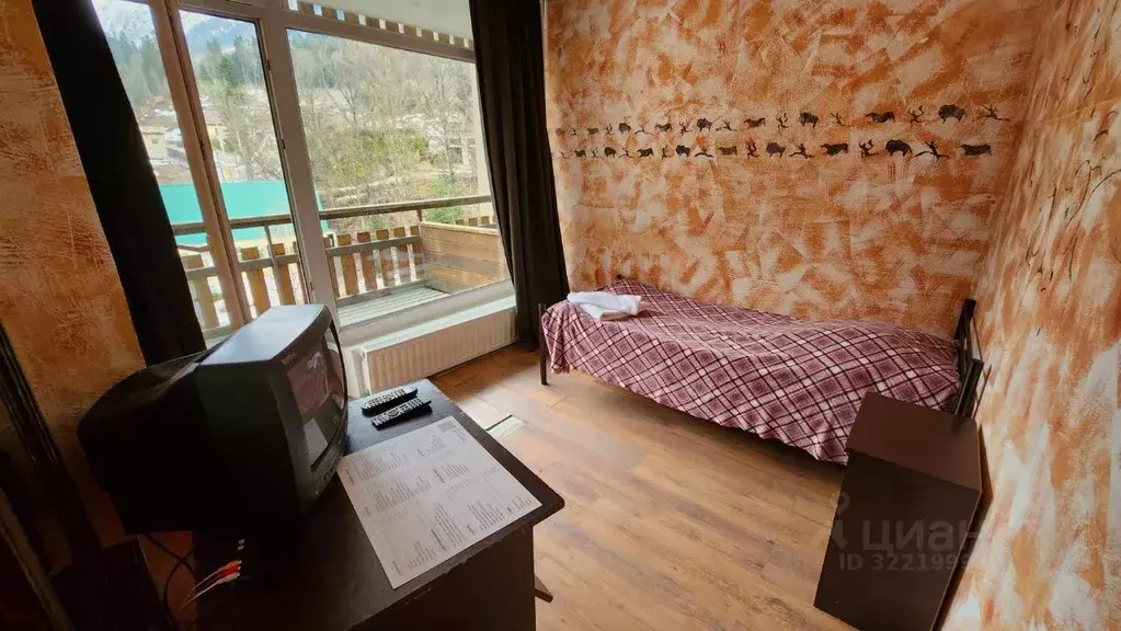 Комната Карачаево-Черкесия, Домбай кп ул. Карачаевская, 72 (12.0 м) - Фото 1