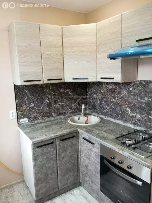 3-комнатная квартира: Воронеж, улица Зои Космодемьянской, 13 (59.9 м) - Фото 1