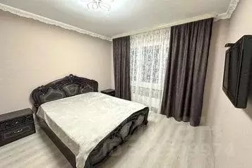 2-к кв. Свердловская область, Екатеринбург ул. Рассветная, 8к2 (65.0 ... - Фото 0