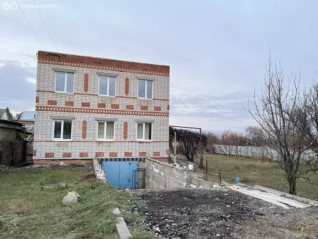 Дом в Саратовская область, муниципальное образование Энгельс, рабочий ... - Фото 0