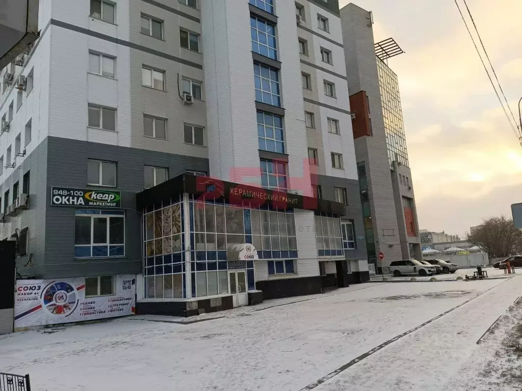 Помещение свободного назначения в Тюменская область, Тюмень ул. 50 лет ... - Фото 1