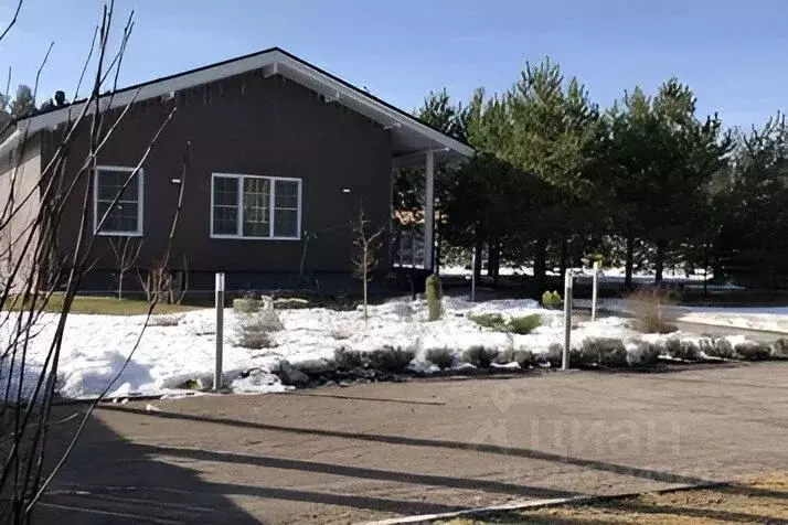 Дом в Ленинградская область, Приозерский район, Ларионовское с/пос, ... - Фото 1