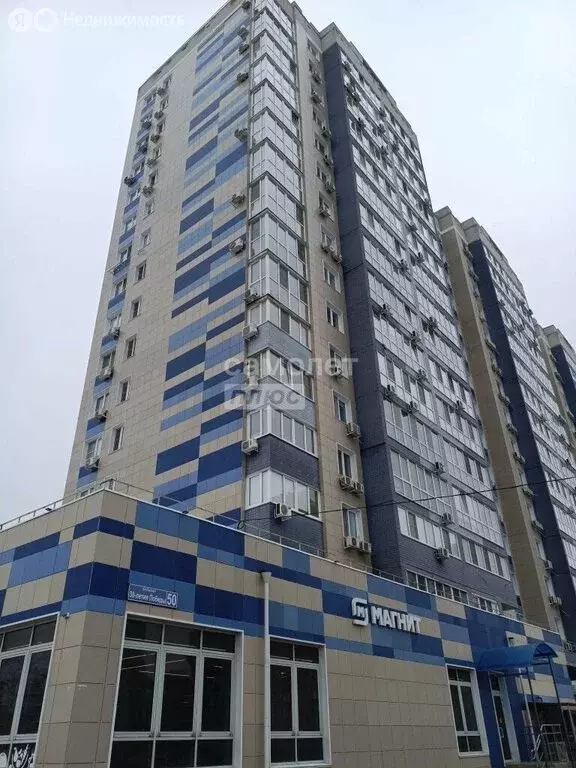 3-комнатная квартира: Волгоград, район Семь Ветров, бульвар 30-летия ... - Фото 1