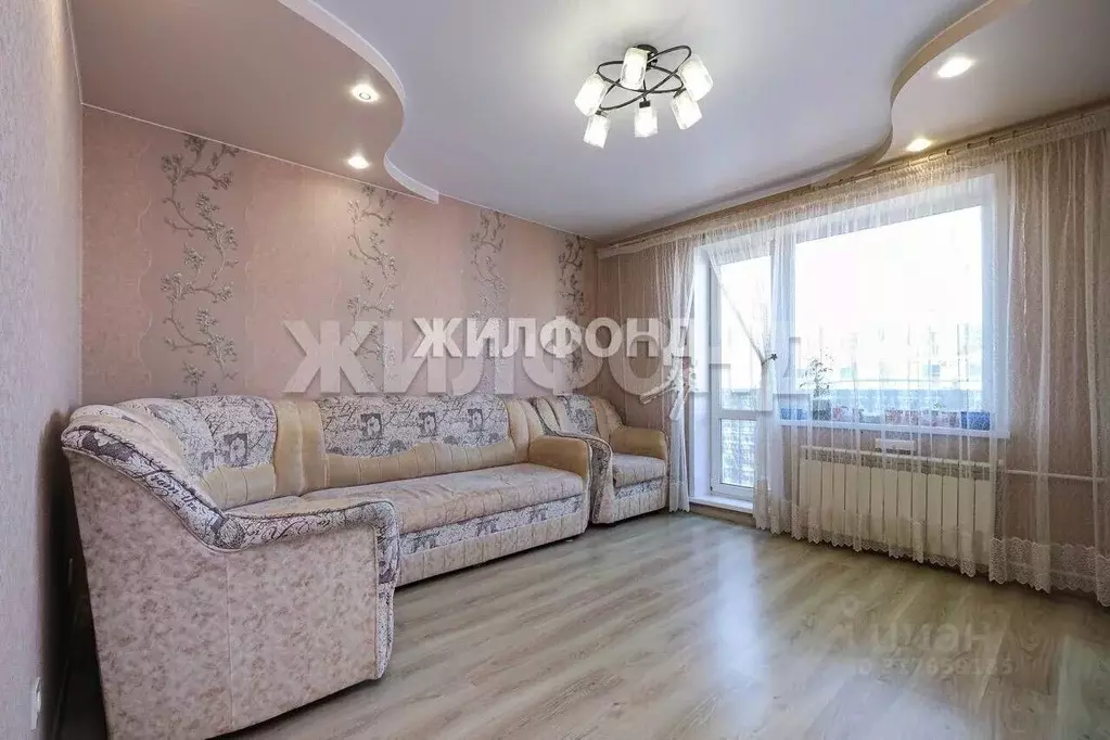 3-к кв. Новосибирская область, Новосибирск ул. Виктора Шевелева, 34 ... - Фото 0
