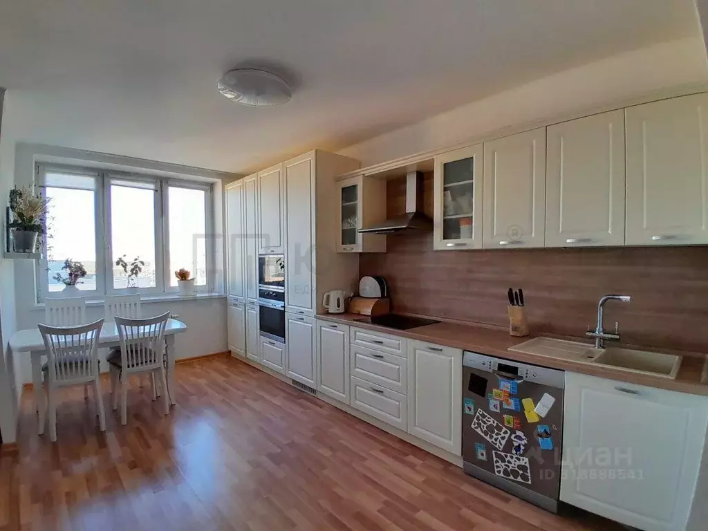 Квартира, 3 комнаты, 82.5 м - Фото 0