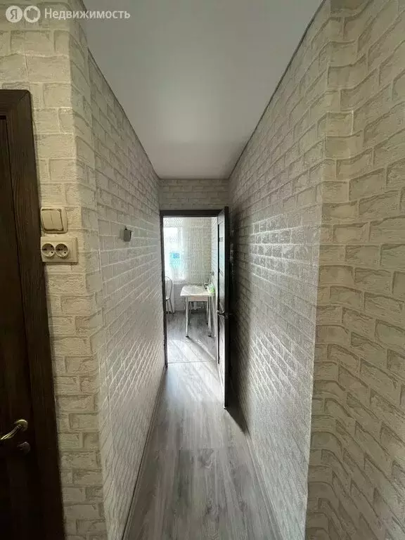 2-комнатная квартира: Ясный, улица Свердлова, 7 (42 м) - Фото 0