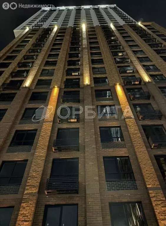 3-комнатная квартира: Тюмень, улица Тимофея Чаркова, 93 (96.9 м) - Фото 1