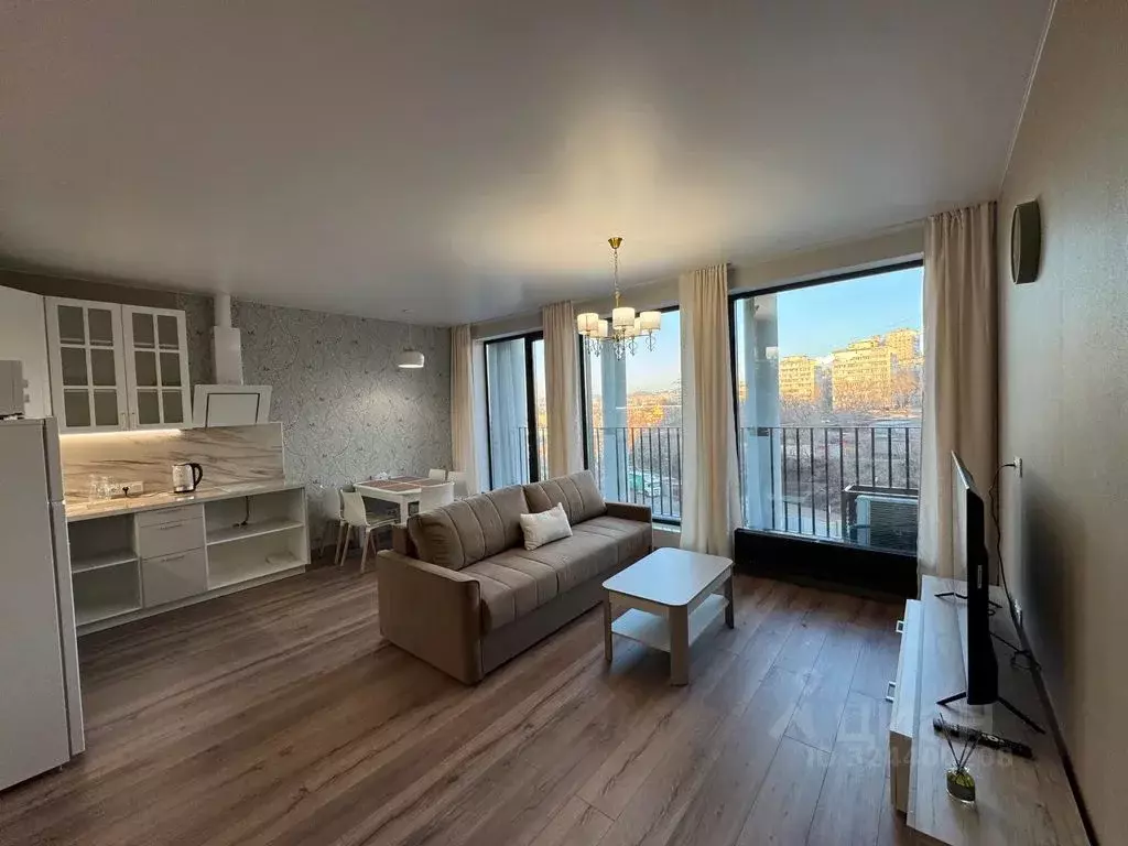 1-к кв. Приморский край, Владивосток ул. Мыс Кунгасный, 3Б (55.0 м) - Фото 1