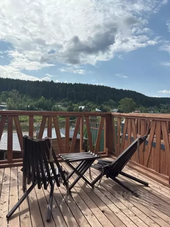 Дом в Пермский край, Губахинский муниципальный округ, Усьва рп ул. ... - Фото 2