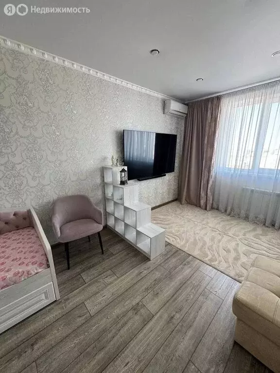 3-комнатная квартира: Казань, улица Юлиуса Фучика, 14В (106.7 м) - Фото 1