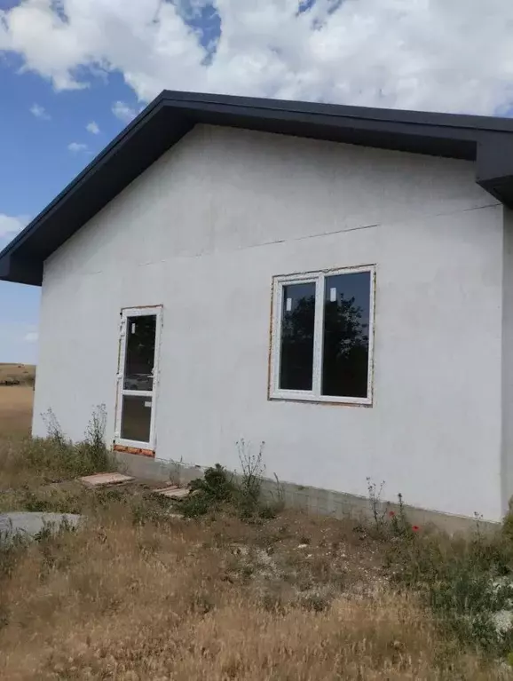 Дом в Крым, Сакский район, Суворовское с/пос, с. Великое ул. Степная, ... - Фото 1