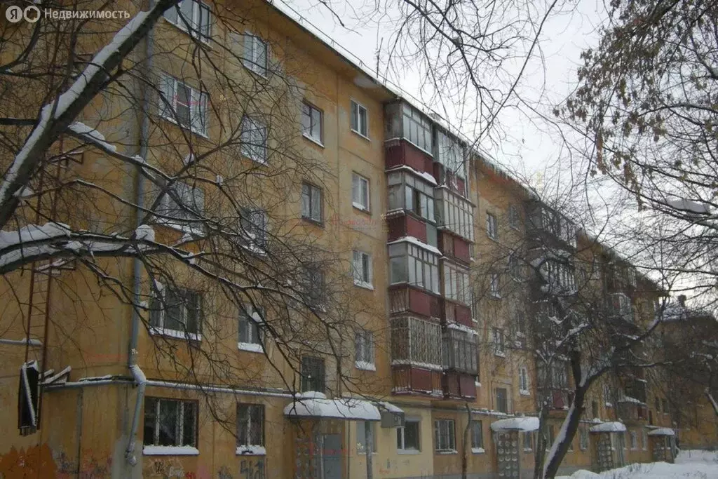 3-комнатная квартира: Екатеринбург, улица 40-летия Октября, 11 (57 м) - Фото 2