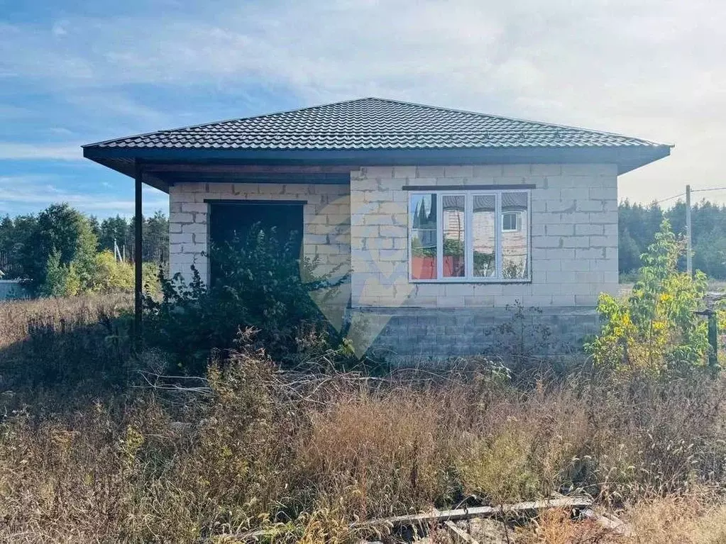 Дом в Белгородская область, Старооскольский городской округ, с. ... - Фото 1