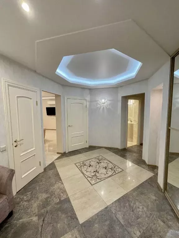 2-к кв. Санкт-Петербург ул. Беринга, 27к2 (90.0 м) - Фото 0