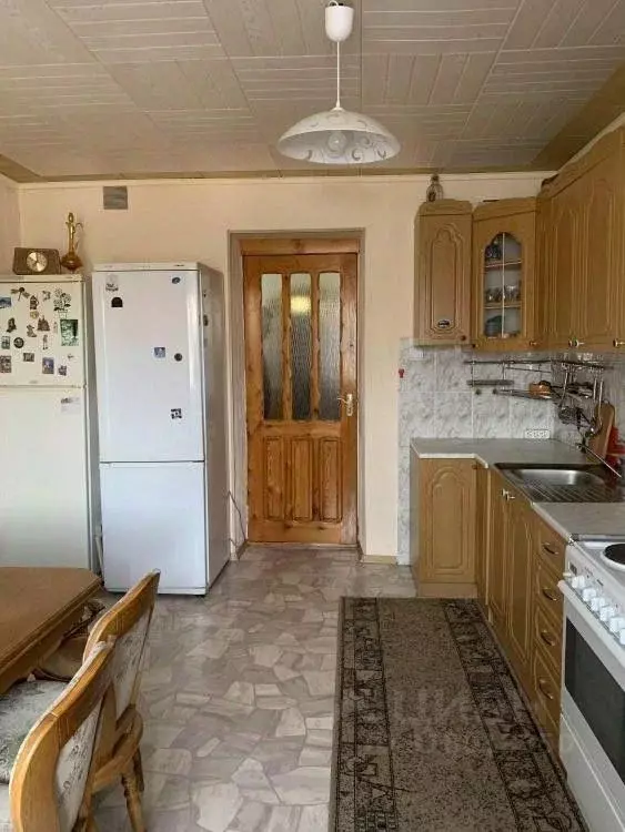 2-к кв. Омская область, Омск Хлебная ул., 33 (82.0 м) - Фото 0