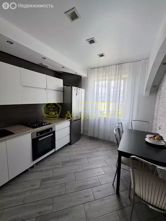 4-комнатная квартира: Ревда, улица Павла Зыкина, 13 (75.3 м) - Фото 0