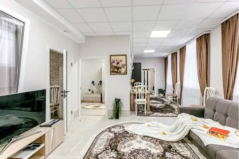 3-к кв. Ставропольский край, Кисловодск ул. Калинина, 43 (80.0 м) - Фото 1