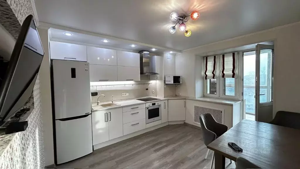 2-к кв. Татарстан, Казань Стадионная ул., 7 (61.6 м) - Фото 1