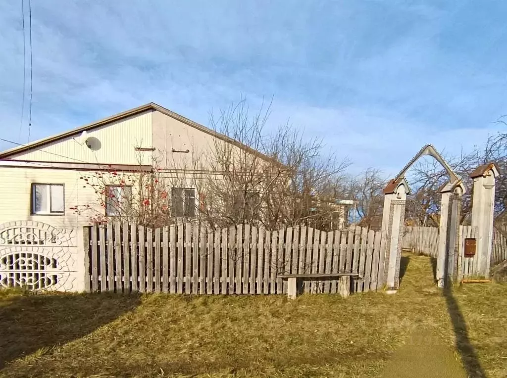 Дом в Башкортостан, Благоварский район, Языковский сельсовет, д. ... - Фото 1