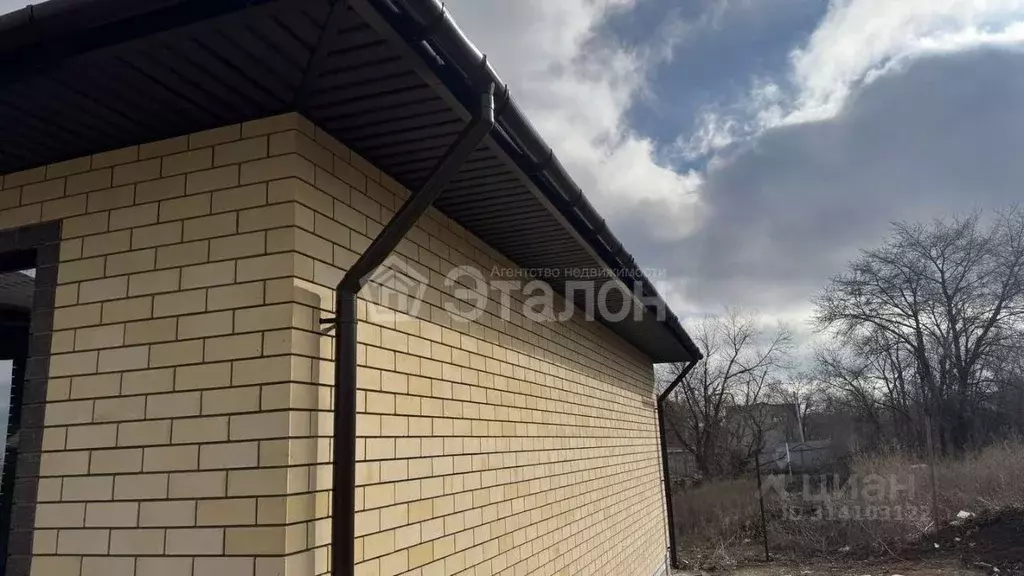 Дом в Волгоградская область, Волгоград ул. Катунская (125 м) - Фото 1