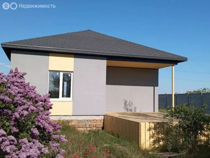 Дом в Сакский район, Молочненское сельское поселение, село Витино (71 ... - Фото 1