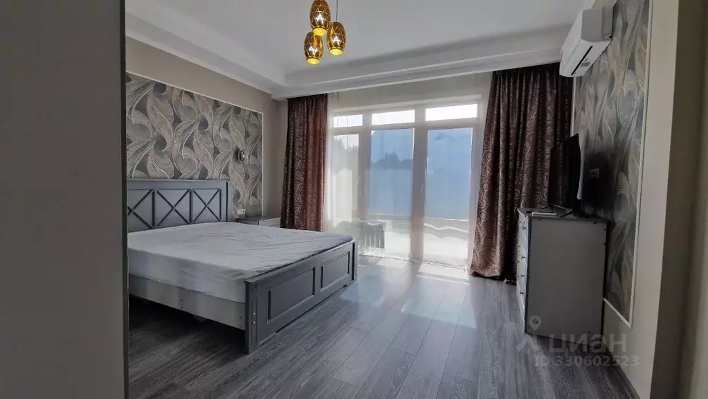 2-к кв. Крым, Ялта ул. Большевистская, 23 (70.0 м) - Фото 0