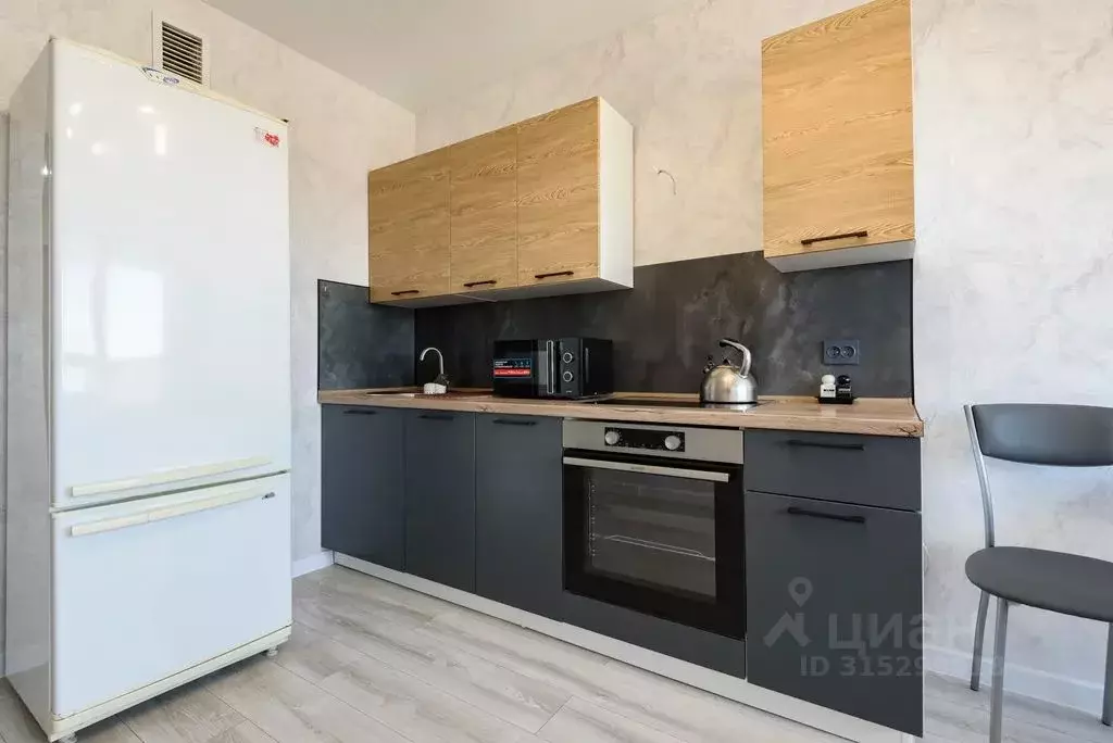 1-к кв. Татарстан, Казань ул. Братьев Батталовых, 20А (35.0 м) - Фото 1