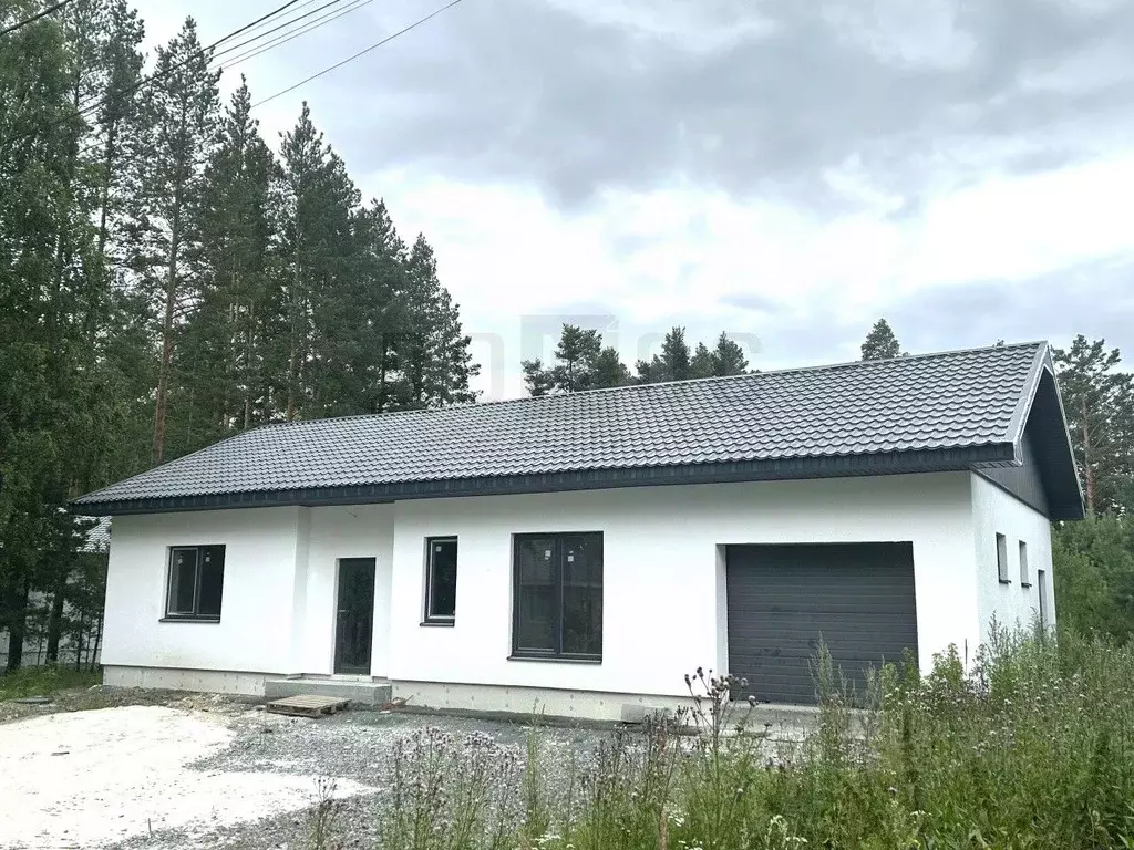 Дом в Свердловская область, Екатеринбург муниципальное образование, с. ... - Фото 1