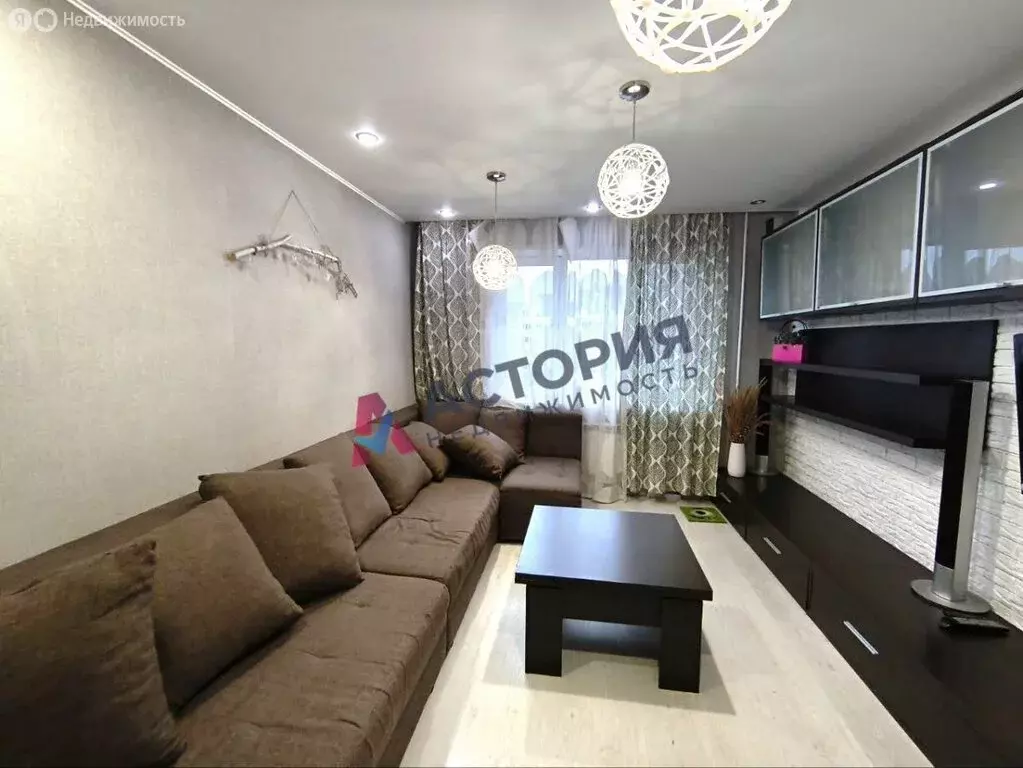 3-комнатная квартира: Тула, улица Революции, 10 (65.2 м) - Фото 2