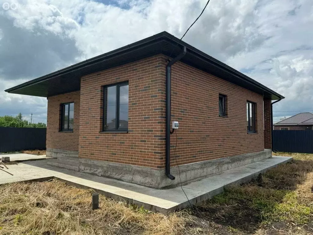 Дом в Новотитаровская, Почтовая улица (100 м) - Фото 1