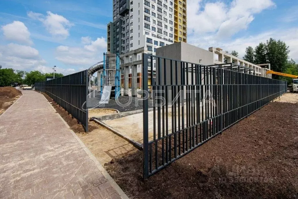 2-к кв. Тюменская область, Тюмень ул. Щербакова, 136 (56.0 м) - Фото 1