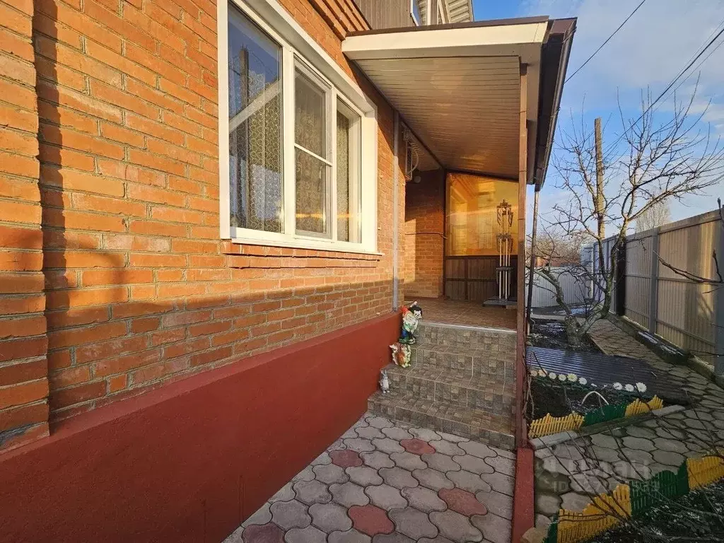 Дом в Краснодарский край, Абинск ул. Красных Таманцев (100 м) - Фото 1