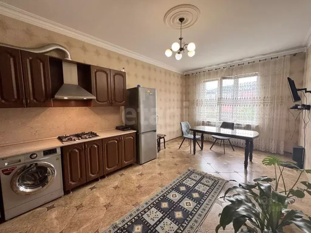 2-к кв. Дагестан, Махачкала ул. Юсупа Акаева, 25 (86.0 м) - Фото 1