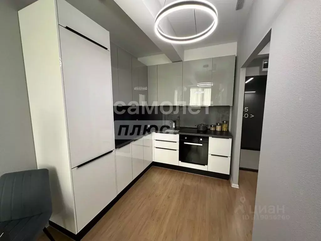 1-к кв. Свердловская область, Екатеринбург ул. Азина, 25 (37.0 м) - Фото 1
